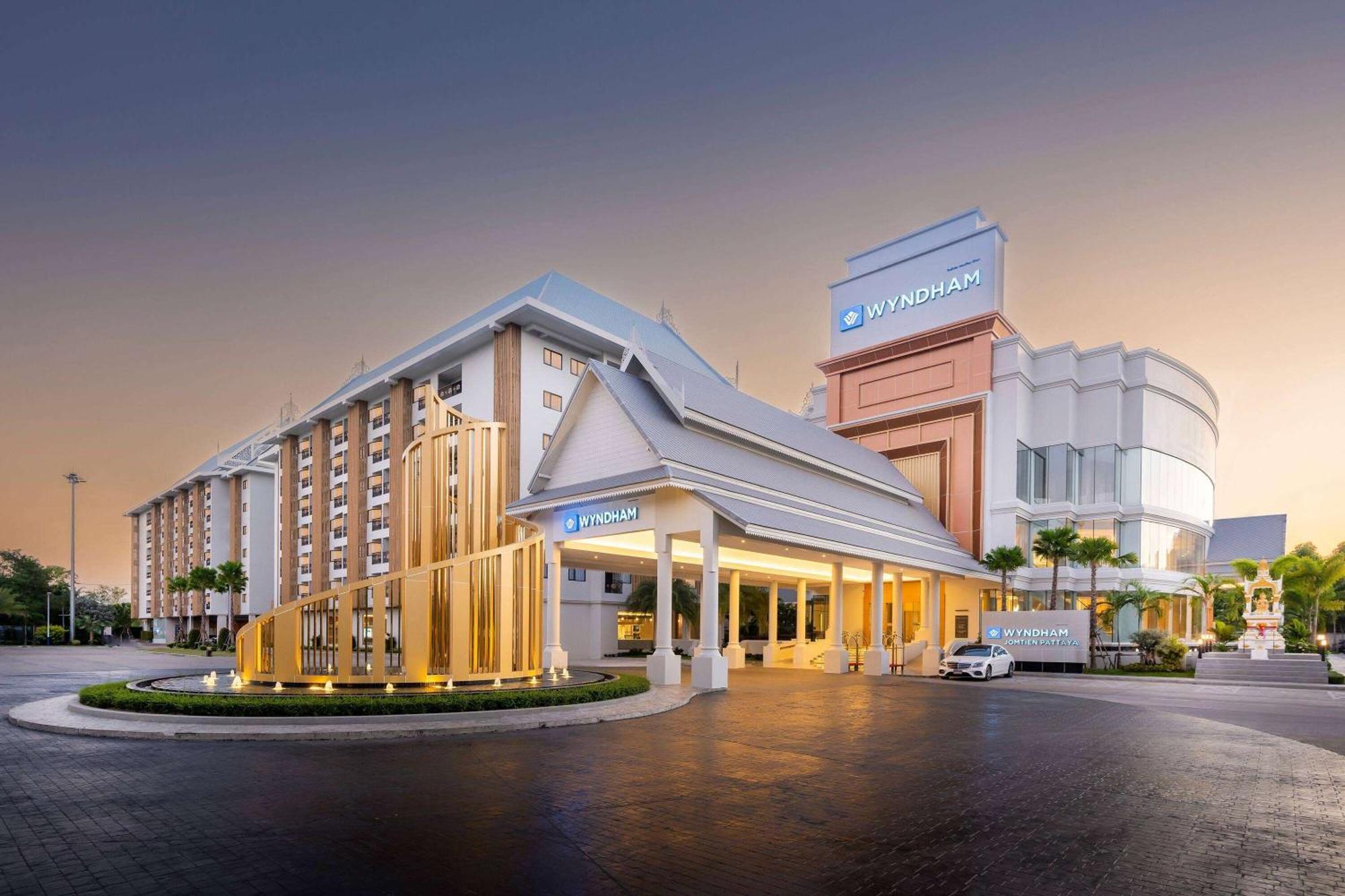 Hotel Wyndham Jomtien Pattaya Na Chom Thian Exterior foto