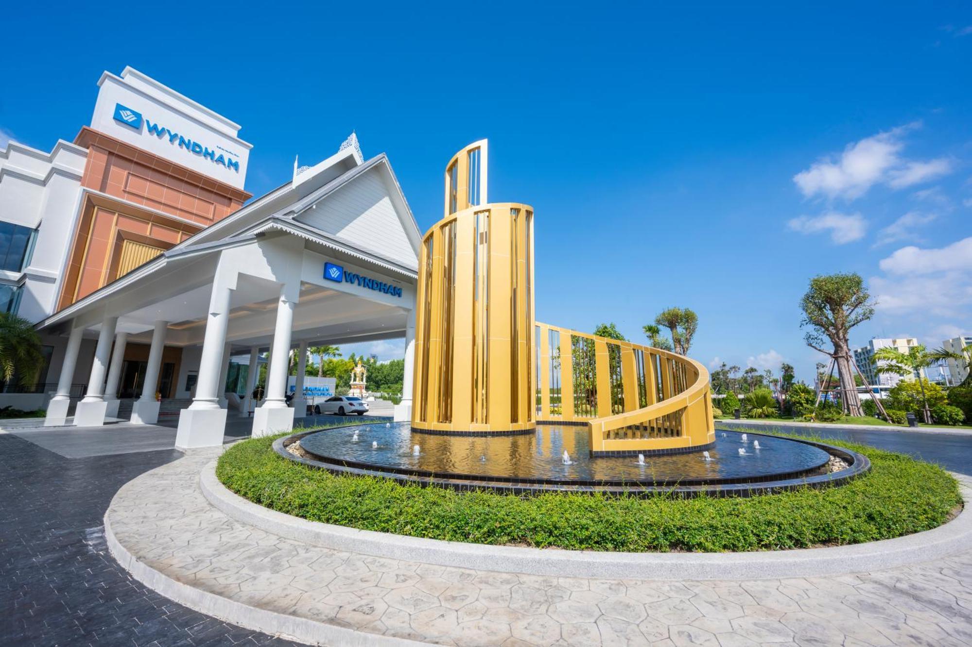 Hotel Wyndham Jomtien Pattaya Na Chom Thian Exterior foto